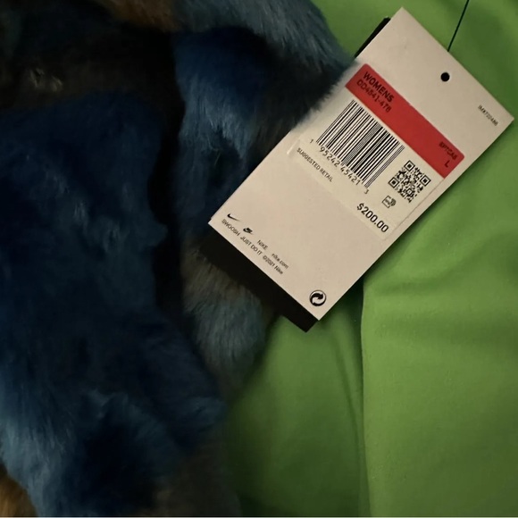 Nike Sportswear oversized faux fur plaid jacket DD4541-476 NWT size L - Picture 6 of 6